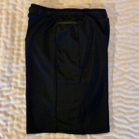 Kippo running/workout shorts for smartphones - Picture 4 of 5